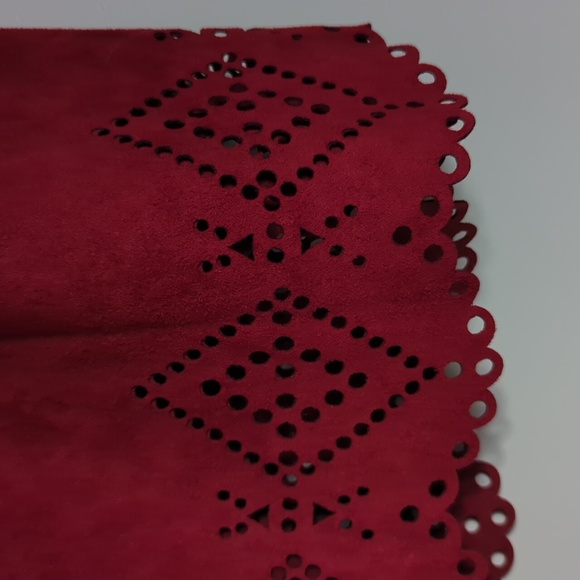 Suede-like red mini skirt - Picture 2 of 7